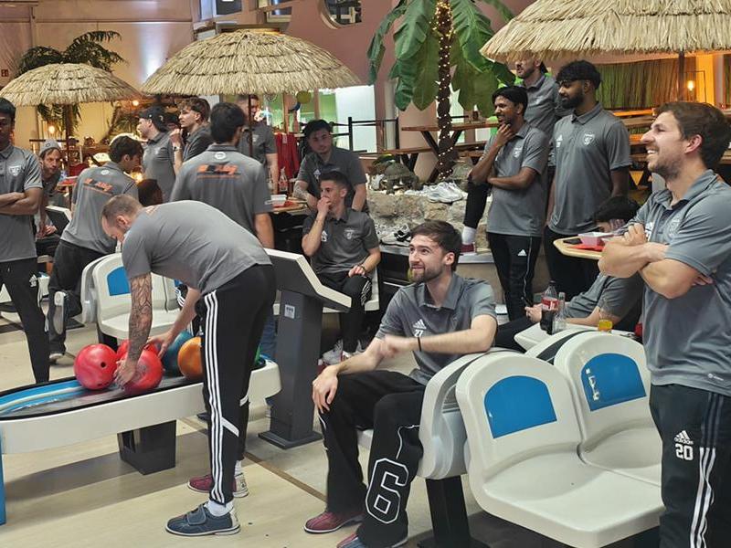 1. Mannschaft: Den Fussball mit der Bowlingkugel getauscht