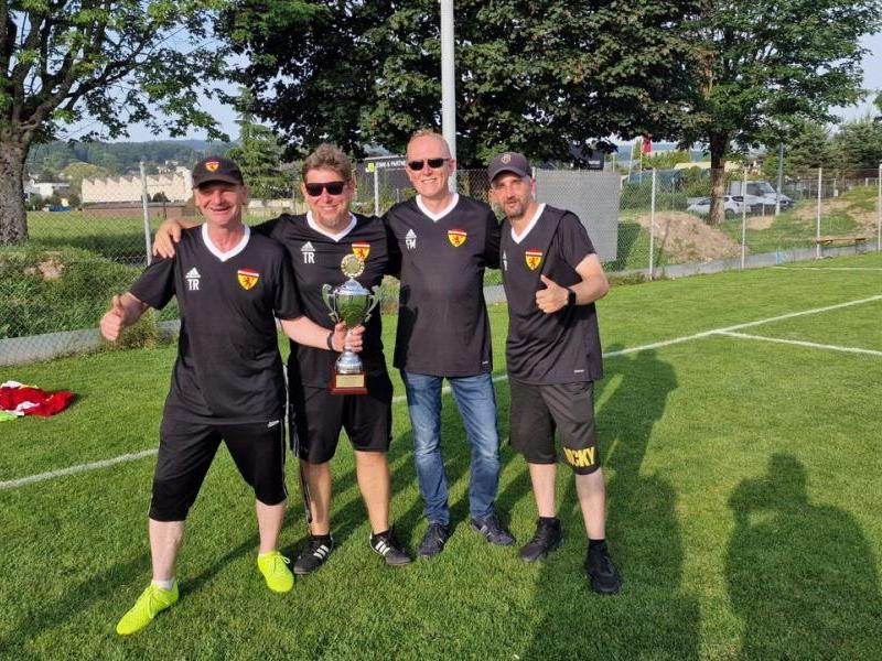 Junioren B: Junioren B steigen auf in die 1.Stkl.!